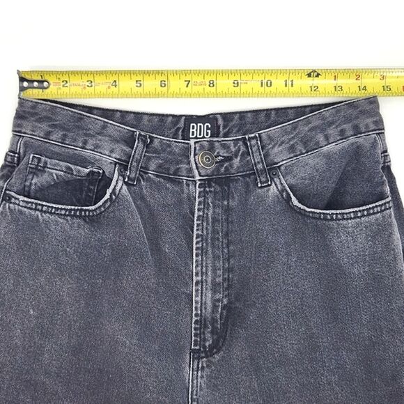 BDG Urban Outfitters High Rise Mom Denim Jeans Tapered Leg Women's Size 30 Black - Picture 11 of 13